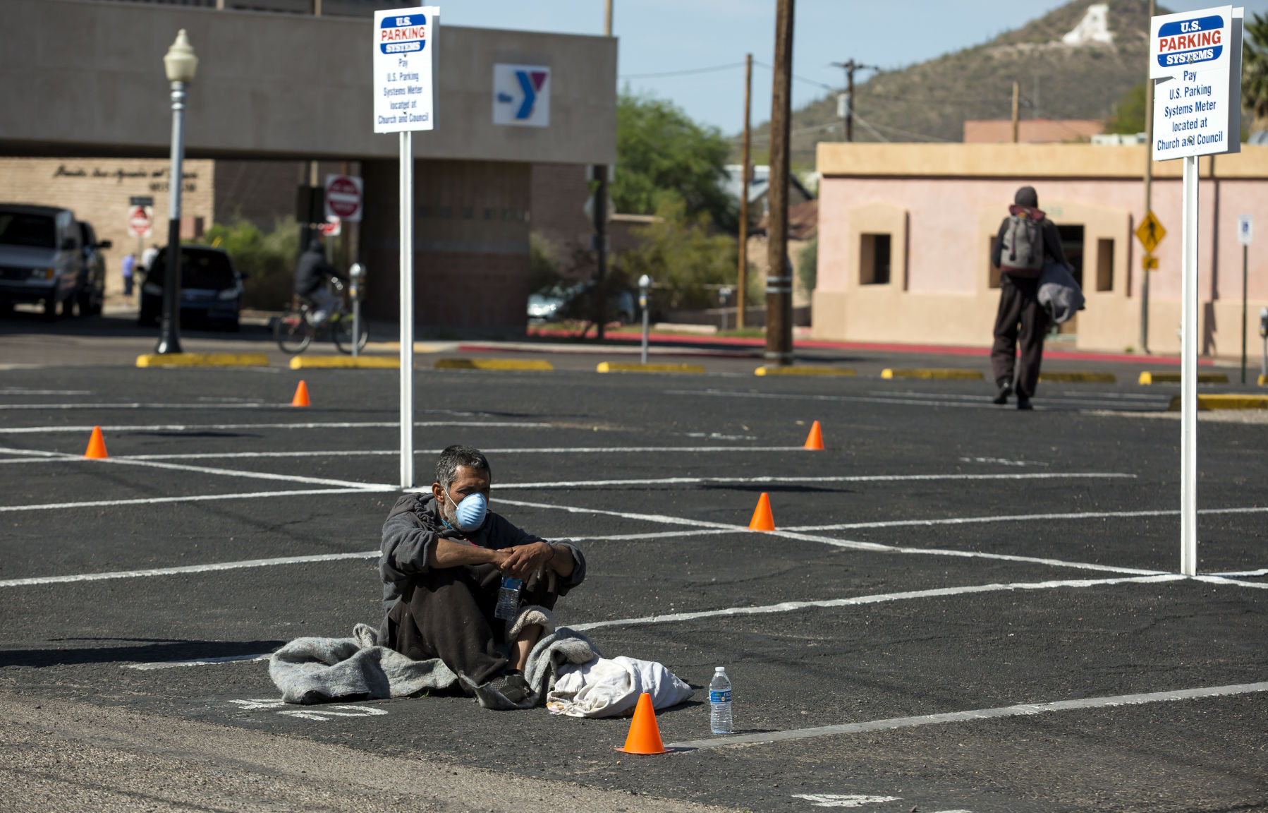 Medical students volunteer to help homeless